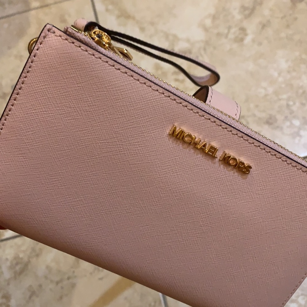 MICHAEL KORS LG DOUBLE ZIP WRISTLET Powder Blush - Picture 6 of 13